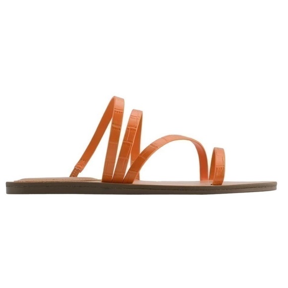 Marc Fisher Bonina Orange Croc Embossed Sandal, New in Box - Picture 3 of 8